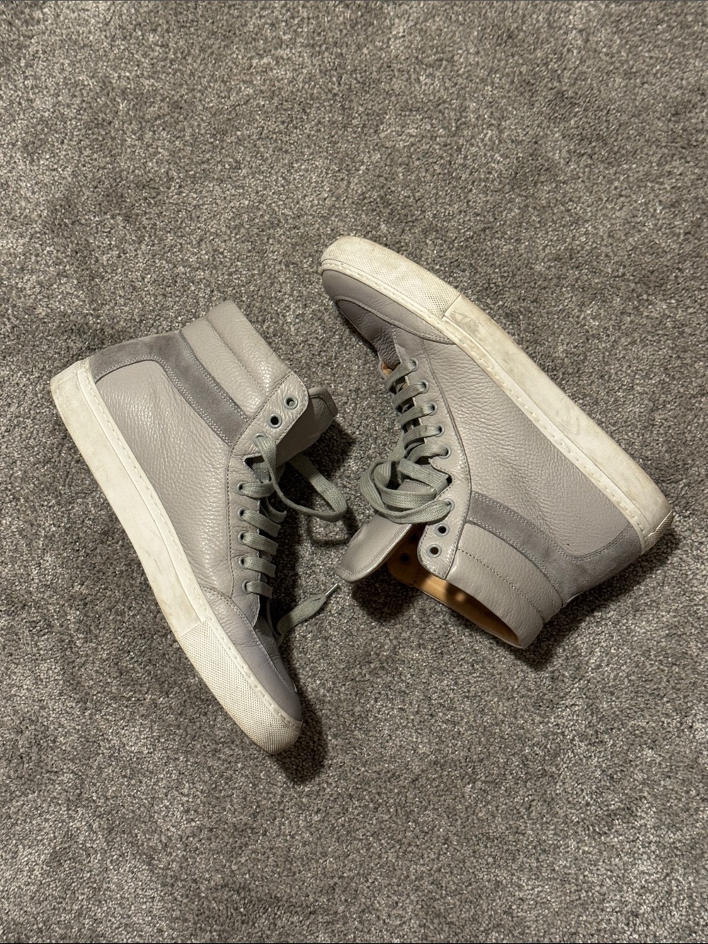 KOIO Men's High-Top Leather Sneakers in Light Gray with Suede Detail